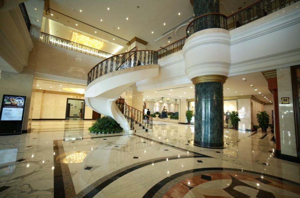 Kerren Hotel Далянь Экстерьер фото